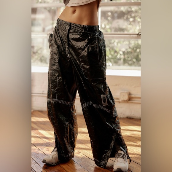Free People Pants - Free People Movement Rough Rider Rich Black Elastic Parachute Tyvek Pants NWOT M